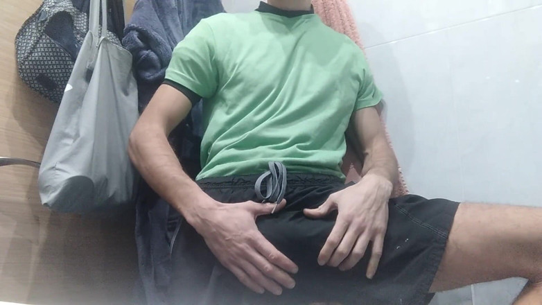 Elvissc: The Handsome Boy with the Huge Dick Wants That Cum...