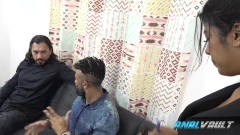 Iara india की दो दोस्तों द्वारा होटल में तीन लोगों वाली चुदाई में दोहरी चुदाई