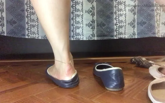 Empress Bella Sadic: Shoeplay Dangling Empress Bella