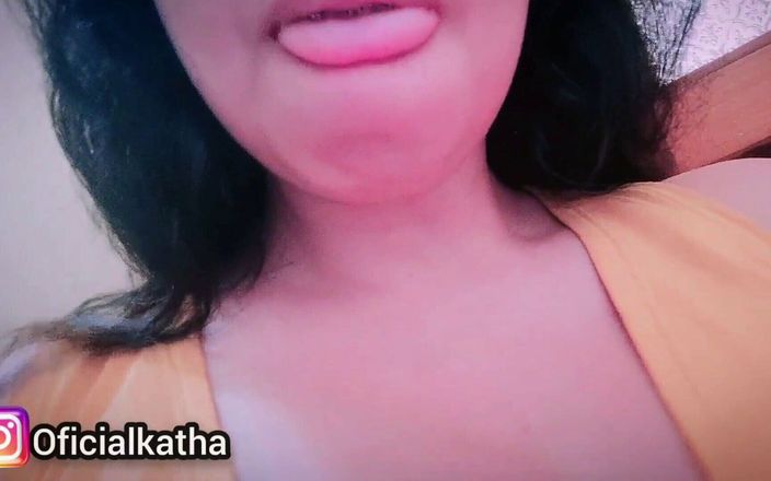 katha: Indische stiefmutter masturbiert in einer öffentlichen toilette