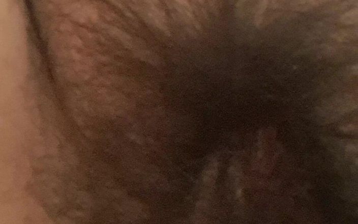 Mommy big hairy pussy: Pizda păroasă a unei mame sexy mature