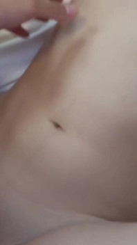 Sem censura - Beleza quieta e obediente lentamente cede aos seus desejos mais profundos