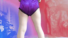 Kitty_Cross: Aku lagi asik muasin memekku sendirian sampai dia crot di...