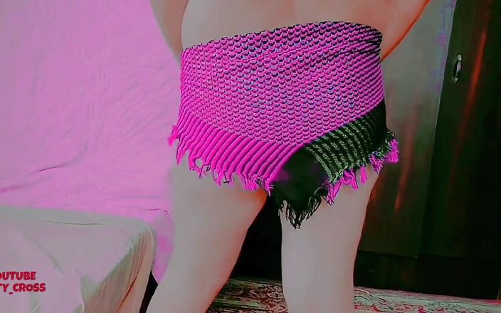 Kitty_Cross: 큰 후장 비 Shemale 거유 버블 엉덩이 백마 금발 금발 계집애
