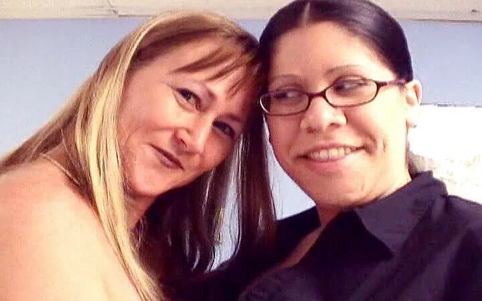 Radical Lesbian: Horny housewife's having lesbian fun