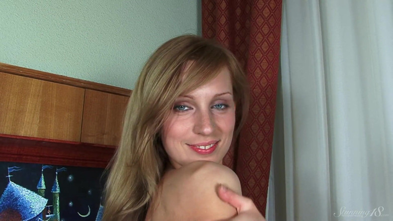 Stunning18: Sexy &amp; Gorgeous