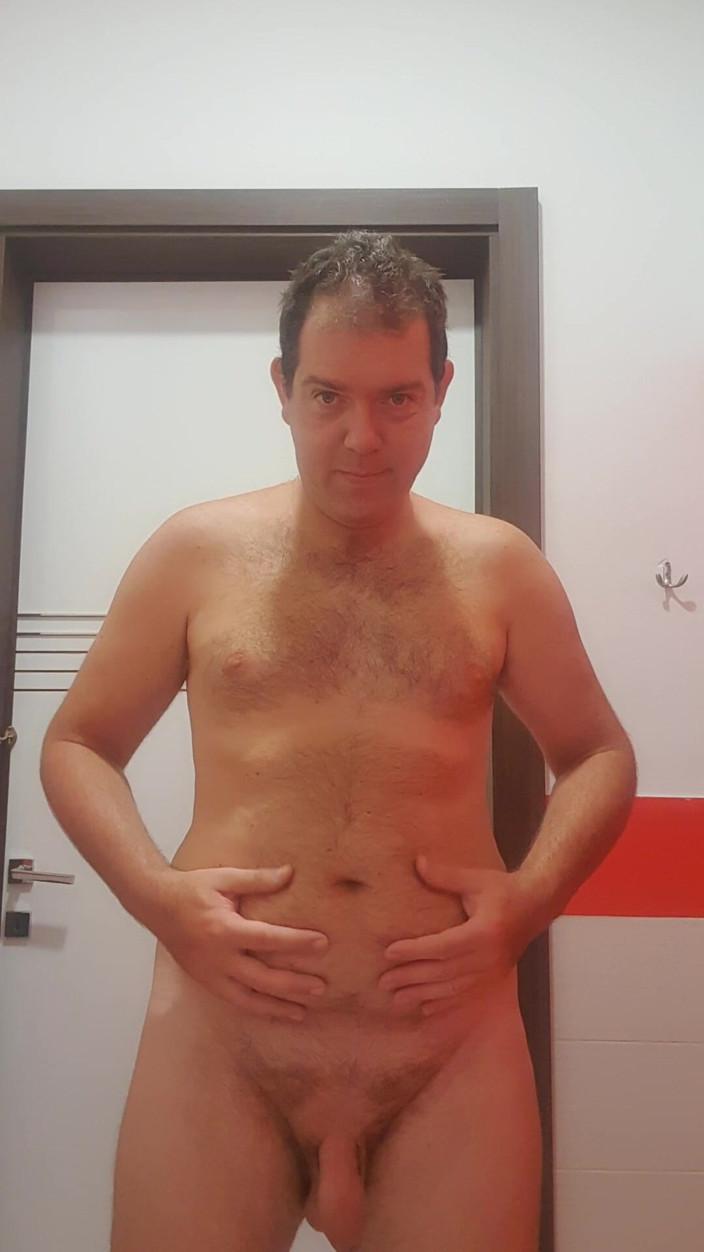Mirko2589: Todos nus no banheiro público