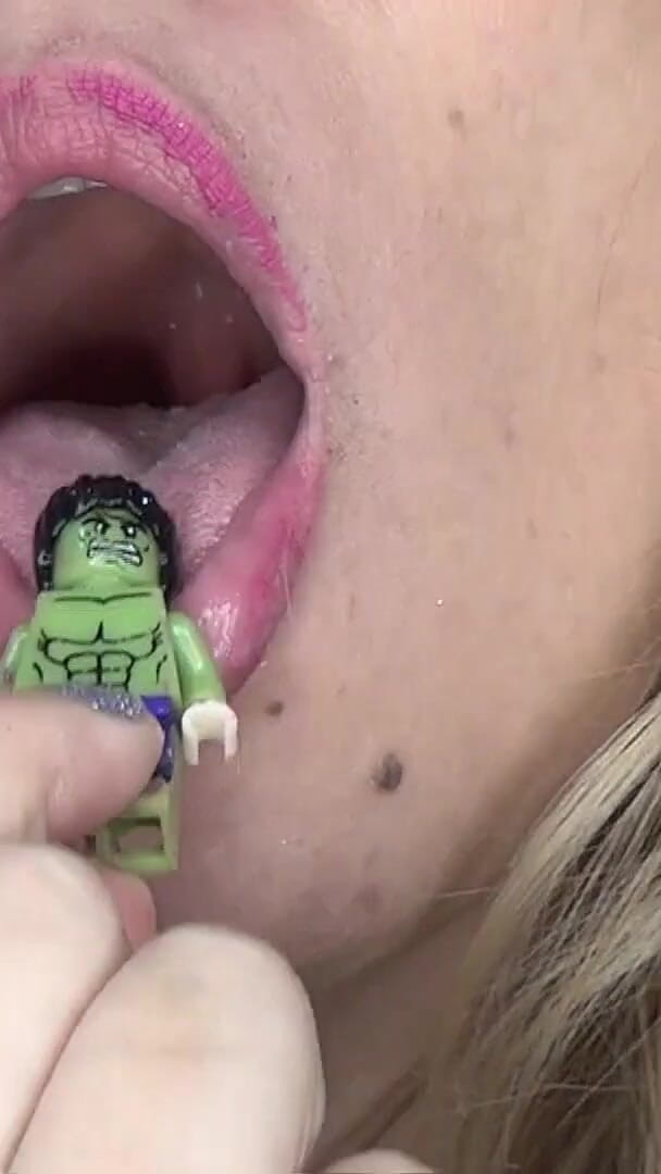 Awesome!! Swallowing a Super Big Hulk (Angel eyes studio)