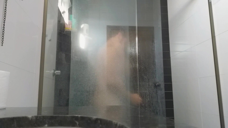 Marcosninfo: See What I Did in the Shower, Caught in the...