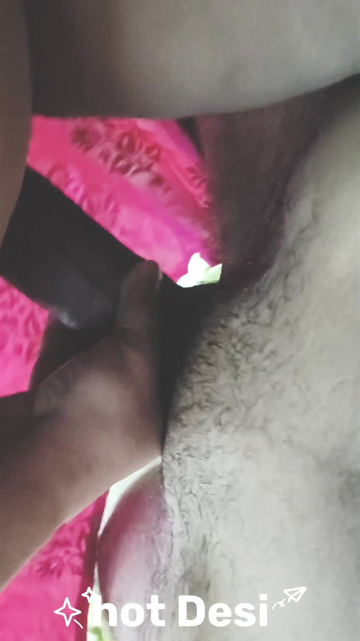Muskaan bhabhi xxx: Üvey annenin sırrı yaramaz bir öğleden sonra rol oyunu arzu ediyor