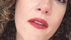 Sasha Curves: La Migliore Amica Lo Prende in Mente Troppo Lontano