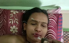 입에 사정하고 싶어하는 Kavita Bhabhi