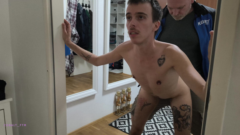 Cobalt FTM: Ftm Cumslut espera com porta desbloqueada para padrasto mais velho...