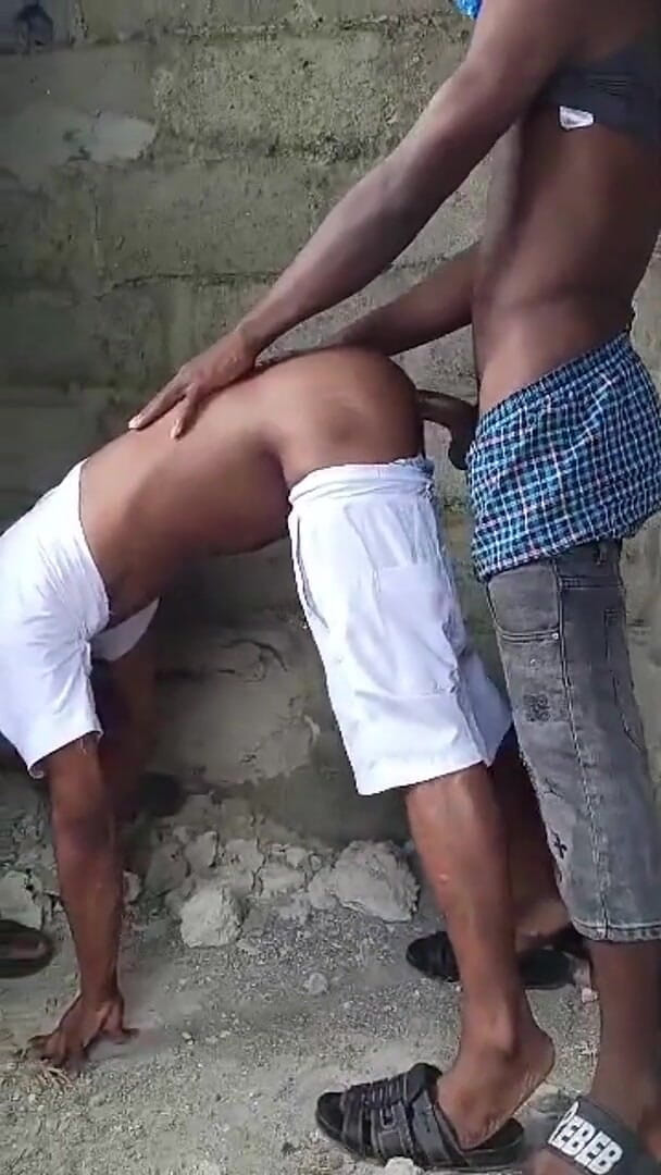 First Outdoor Fuck (Smartvictor0007)
