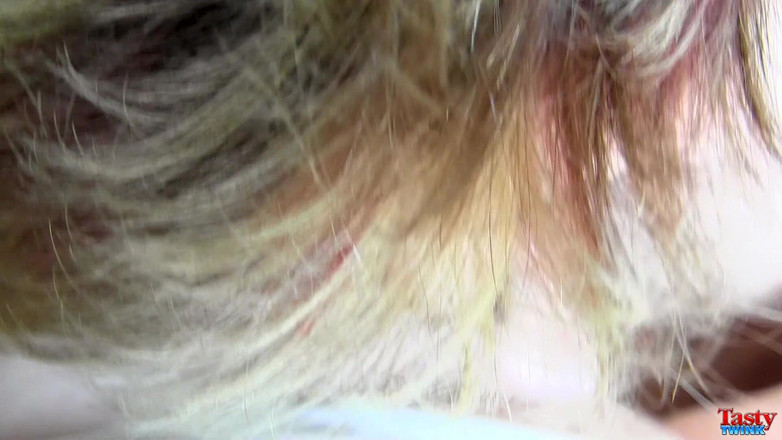 Tasty Twink: 자지 빨기 블레이크는 대물을 따먹어