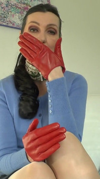 Hari ini ialah hari cumshot anda! Menghidu Sarung Tangan Kulit Merah, Lady Victoria Valente