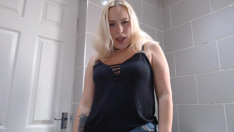 Ripley sweet studio: Tuyệt vọng vì đi tiểu