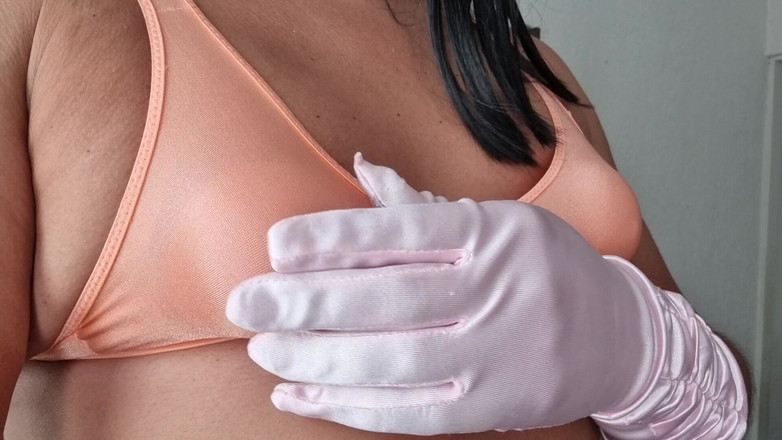 Only bras: Bardaksız veya dolgusuz küçük antrenman sutyenim