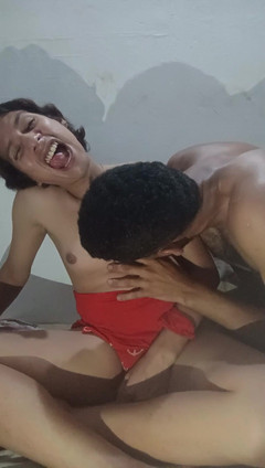 Femboy from Colombia: ホルモンの変化を見てください