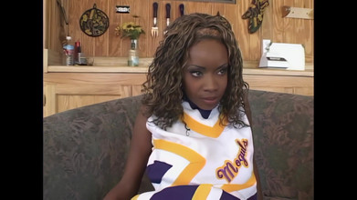 The Dark Side X: Pemandu sorak kulit hitam memiliki kontol besar yang keras untuk...