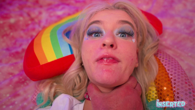 Inserted: Emma Rosie met neukplezier