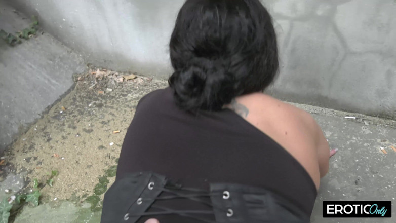 Erotic only: Garganta profunda, náuseas, milf desata fuente de orina al aire...