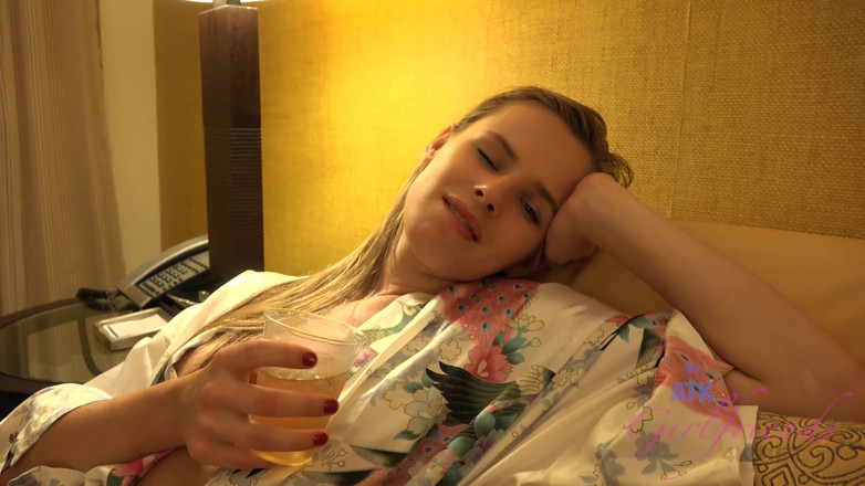 ATK Fans (Girlfriends): Virtual vacation with so pretty Jillian Janson 9/10