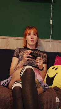 Orgasmo intenso e scopata dura mentre si gioca a Palworld