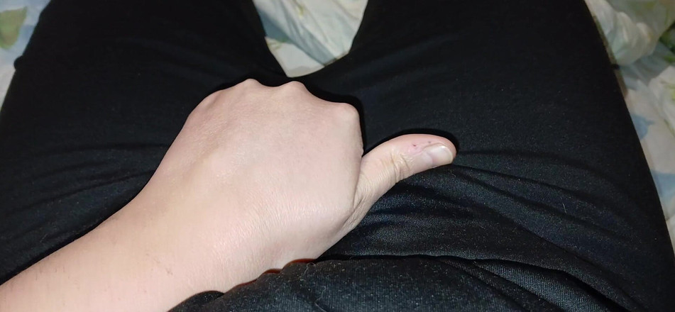 Lesbian-candys: Lezbiyen kız arkadaşlarımın seks yaparken çıkardığı seslere mastürbasyon yapıyorum