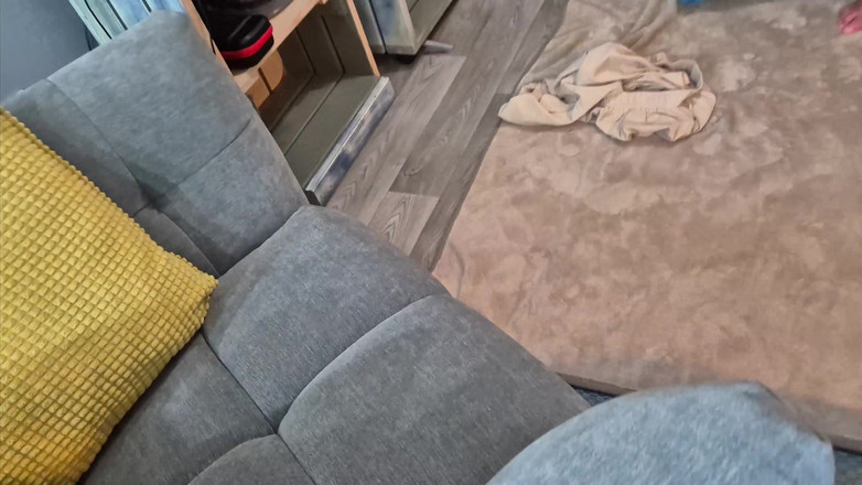 Mr D and Miss C: 继父和他的朋友穿着我的大学制服操了我