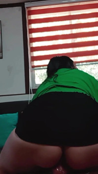 Ho Messo Il Dildo Nella Mia Figa in Salotto