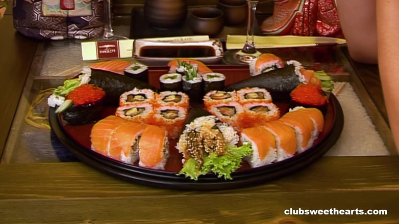 SweetHeartsClassic: Trío en un restaurante japonés (remasterizado)