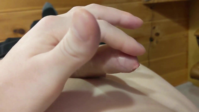 uncutcollegeguy: 내 민감한 자지를 부드럽게 한 손가락으로 달리는 것은 예기치 않은 반 핸즈프리 정액으로 이어졌다:)