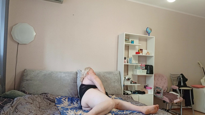 Zona901: पड़ोसी सेक्स चैट में अपनी चूत को प्यार करता है