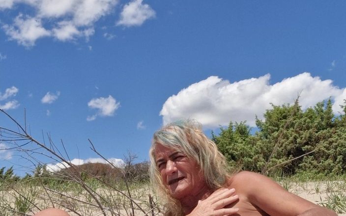 Gigi and David: Sex show stripchat, nudista Spiaggia, Shemale e guy, Gigi e...