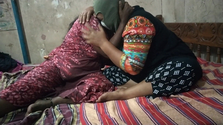 Benita sweety: Tamil Lesbian Aunty Hot Sex with Young Boy