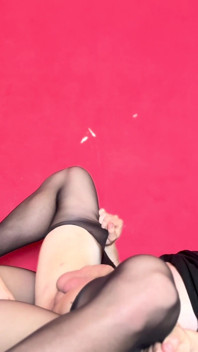 Hot Young Babe in Pantyhose Pegs Her Gimp Boyfriend and Gets Him off