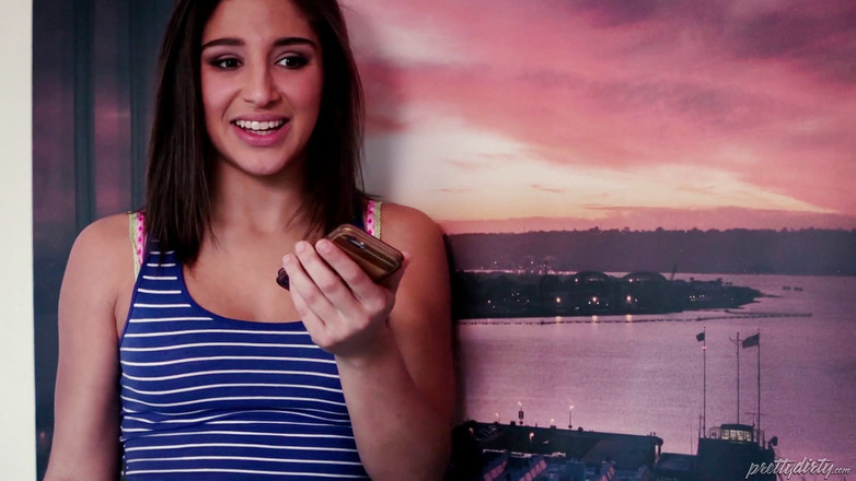 Pretty Dirty: Abella Danger memulakan 3 hala dengan abang tiri angkat baru &amp; kawan...