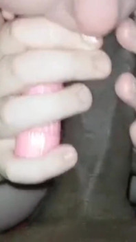 바이브레이터 자지 링을 입고 흑인 대물 자지 빨기