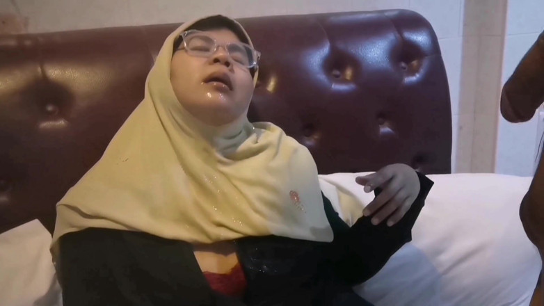 LAILA: Vzal mě nevlastní otec