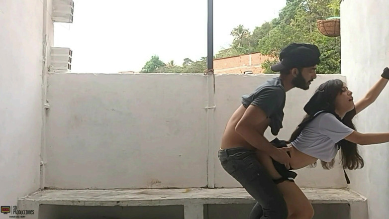 Emma vict: 내 핫한 의붓아들과 아침 섹스를 좋아해 - 스페인어 포르노