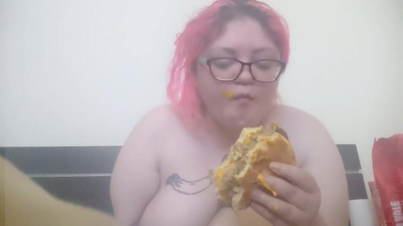 Aneris: Cabaran Feedee 100 Burgers Hari 1