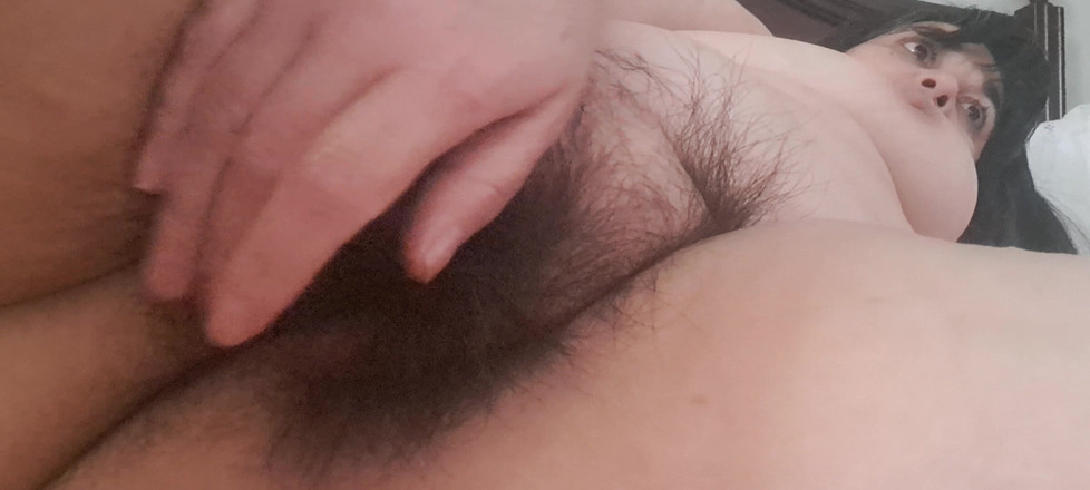 Mommy big hairy pussy: Hraje si s zralé, chlupaté a nadržené kundičky