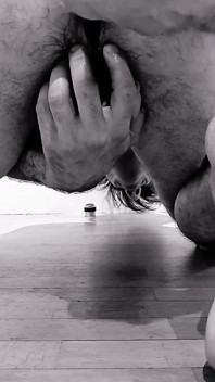 Primer Plano De Mis Pies Y Culo, Desnudo Jugando Con Mi Vibrador De Próstata