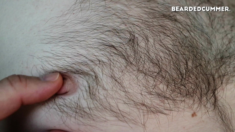 Beardedcummer: Kıllı çukurlar, göğüs, sakal ve meme ucu oyunu