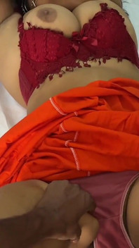 Hete Indische Bhabhi hardcore poesje neuken creampie met vuile praat en Hindi-audio