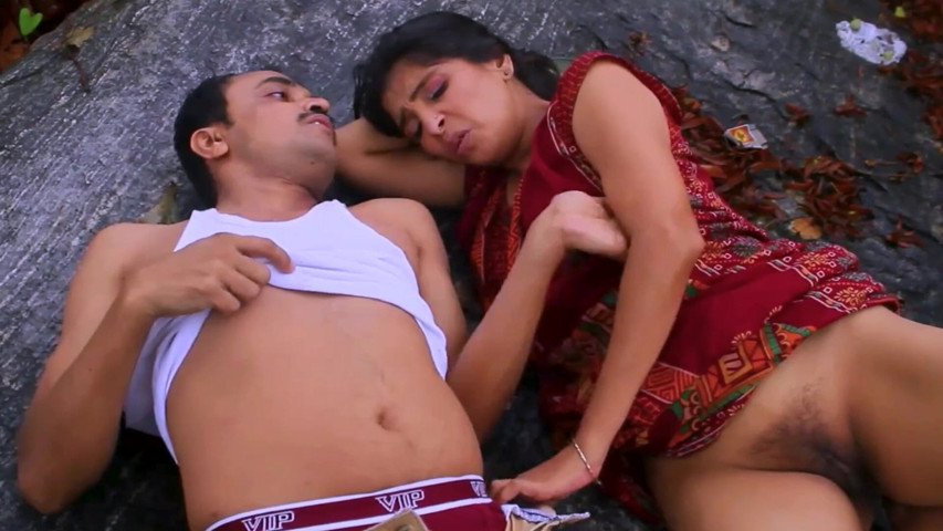 Juicy Indian Bengali Wife Fucked Hard in Rain Outdoor Sex (Bollywood porn) Juicy Indian Bengali Wife Fucked Hard in Rain Outdoor Sex (Bollywood porn)