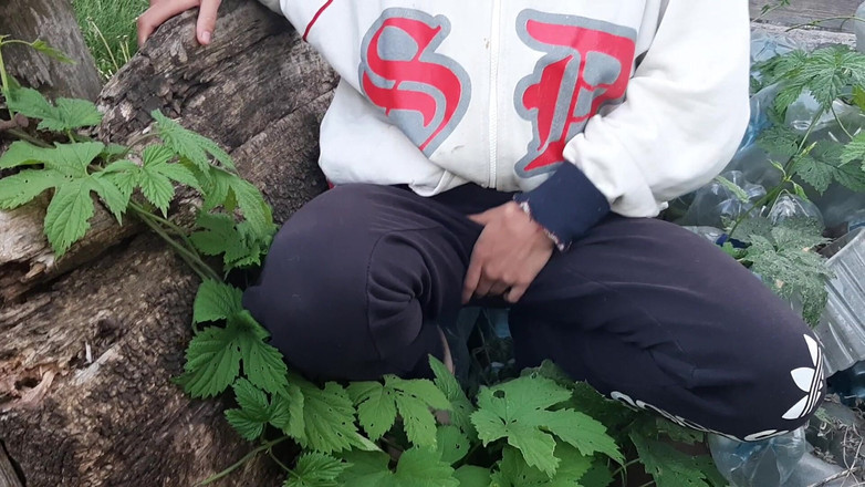 Lesbian-candys: Sunt în sat la bunicuța mea, masturbându-mă ori de câte ori...