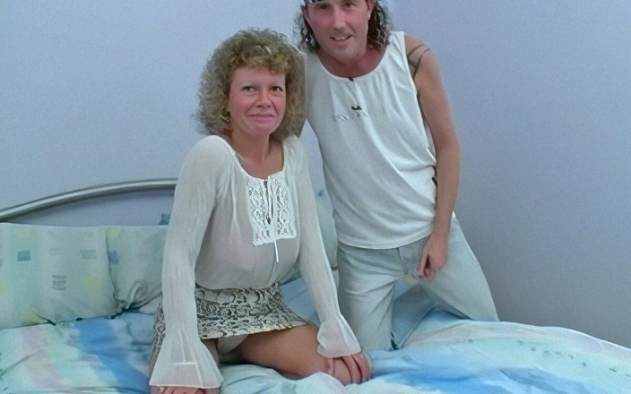 British Sex Films: Follando duro y rápido con una esposa amateur madura de...