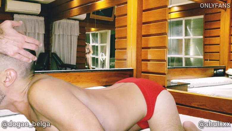 Julian Shul: Hundmask gör mig till hans tik med kuk xl